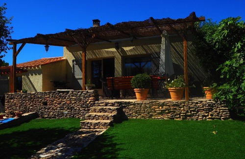 Cabrieres-d'Avignon Casa | Encantadora casa con jardín, piscina y tenis privado