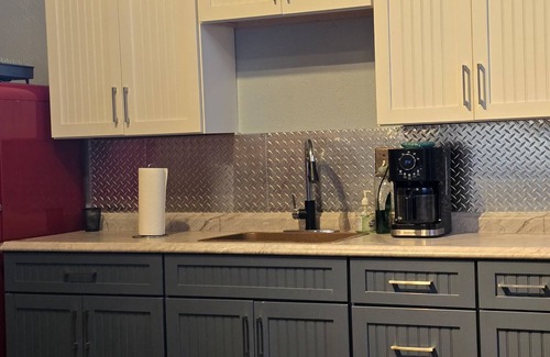 Coto de Caza Apartamento | Beautifully furnished 2nd floor private 1 bedroom apt&kitchen& double GE range