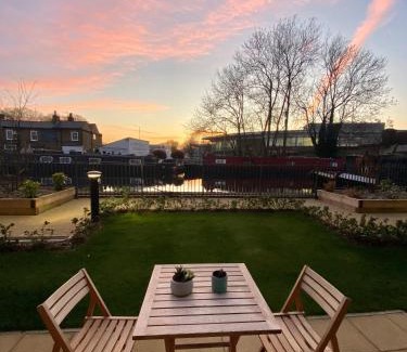 Uxbridge South Apartamento | Beautifully Furnished Art Apartment