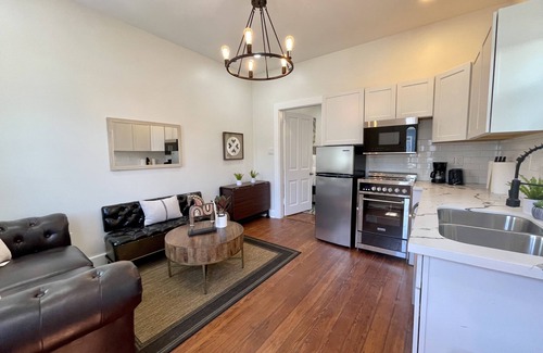 West Riverside Casa | Beautifully Restored! - New Orleans 3 Bedroom Shotgun Home-15 Min French Quarter