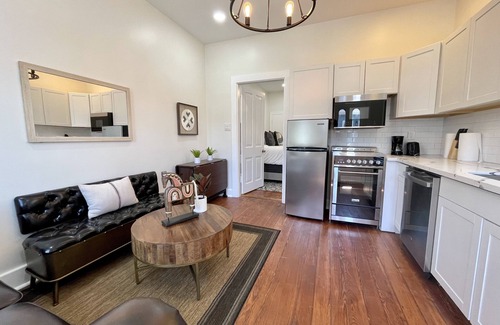 West Riverside Casa | Beautifully Restored! - New Orleans 3 Bedroom Shotgun Home-15 Min French Quarter