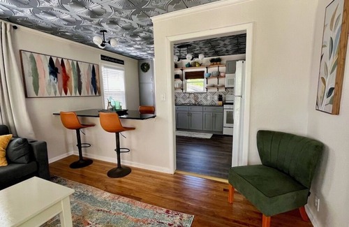 San Antonio Casa | Beautifully Styled Home with Garage-Perfect Short or Long Stay!