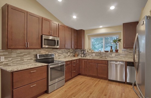 Colorado Springs Casa | Casa bellamente actualizada con vistas y una bañera de hidromasaje