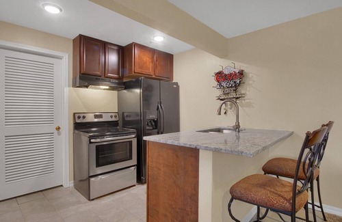 Colorado Springs Casa | Casa bellamente actualizada con vistas y una bañera de hidromasaje