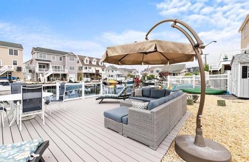 Beach Haven West Casa | Beautifully updated lagoonfront cape in Beach Haven West, mins to LBI!