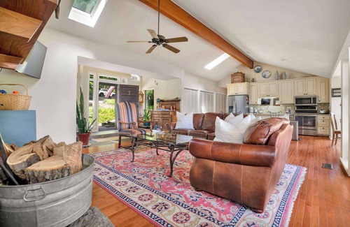 Lowell Casa | Beaver Lake Oasis | Backyard Lake Access | 6 beds