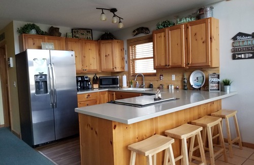 Lost Bridge Village Casa | Beaver Lakefront Cabin
