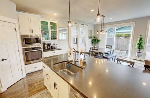 Orenco Casa | Beaverton Bliss- Family friendly executive living