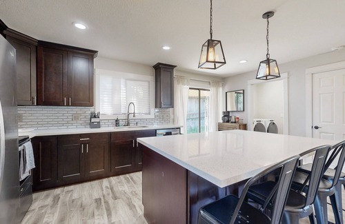 Beaverton Casa | Beaverton Bliss, where luxury meets tranquility with mountain views