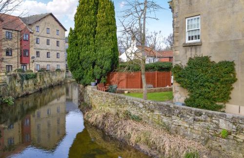 Pickering Casa | Beckbridge House