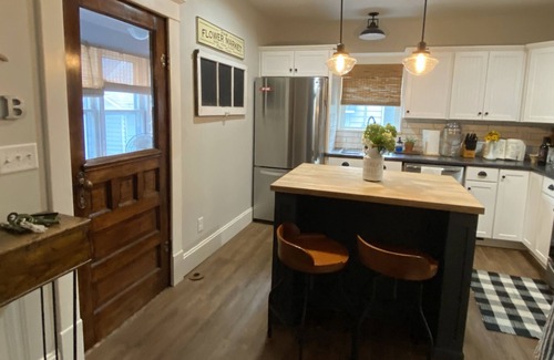 Prairie Du Chien Casa | Becwar House . . . at the Mississippi River
