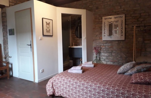 La Chapelle-de-Bragny Casa | Casa de huéspedes del siglo XVIII cerca de la cultura y la gastronomía.