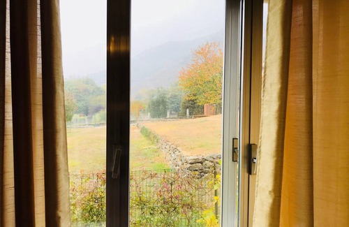 Borgofranco d'Ivrea Cama Y Desayuno | Bed and Breakfast "L'Albero Maestro": sulla Via Francigena, dentro del bello modelo geológico de morena glaciale, nel verde di un territorio di laghi e boschi, trai Senti CHE furono dei Salassi grandi antogonisti dei Romani