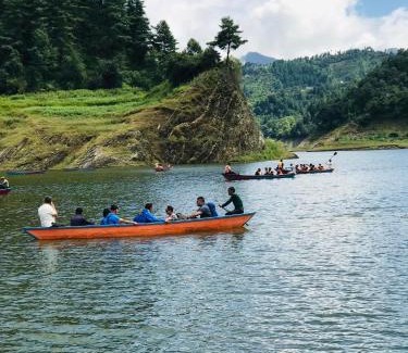 Chitlang Cama Y Desayuno | bed and breakfast, also lunch and dinner if required