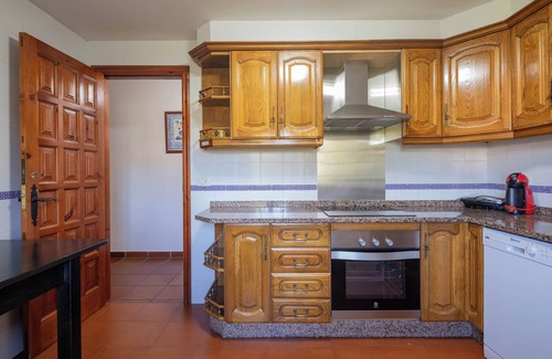 Areas Cama Y Desayuno | Alojamiento y desayuno 'Habitación Doble 1' con vistas a la montaña, piscina compartida y Wi-Fi