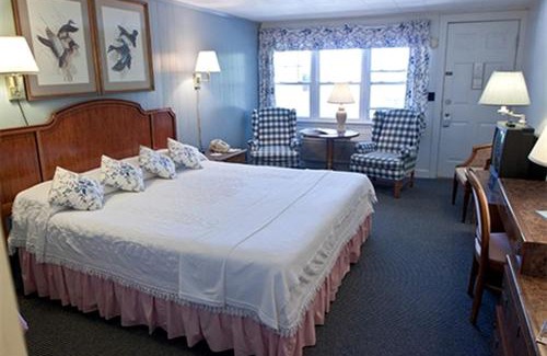 Lincolnville Casa | Bed and Breakfast Perfect for a Romantic Getaway near Camden Hills State Park, Maine
