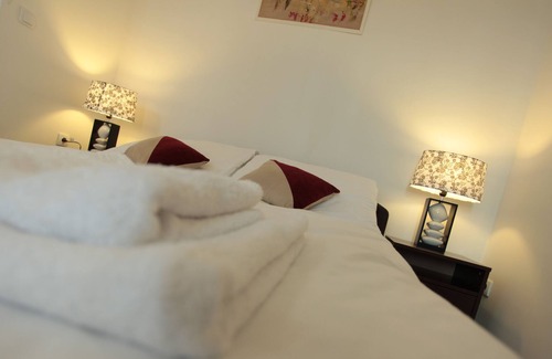 Obrenovac Cama Y Desayuno | Bed and Breakfast Royal