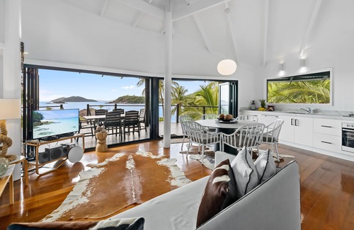 Bedarra Island Casa | Bedarra Island. Doorila beach: Perfect for family & friends for a beach holiday