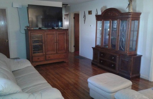 Lexington Cabaña | Bedford Stone Cottage Near Keeneland and Horse Park