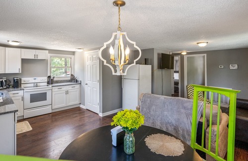 Belmont Historic District Casa | Bee Happy Home - Sweet Home in the Heart of Belmont