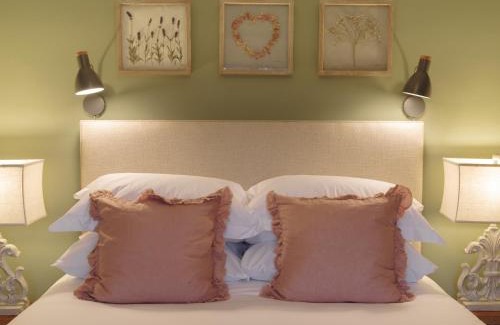 Hertford Casa | Beehives Cottage at Woodhall Estate