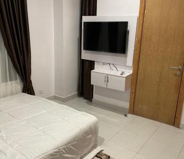 Lagos Apartamento | Beejay 4 bedrooms Cheerful Town House