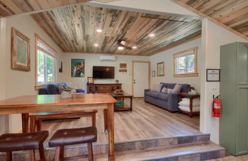 North Wawona Casa | Beetlebark Bungalow- Inside Yosemite w/hot tub EV charging cable