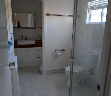 Tenterfield Casa | Behind the hedge