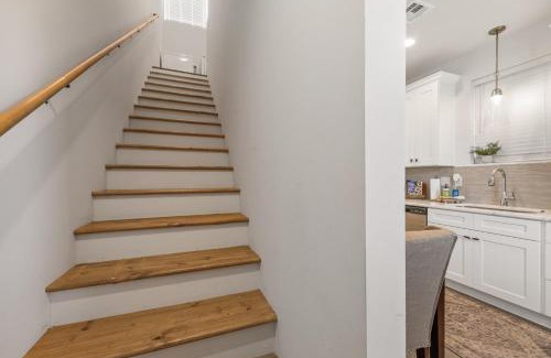 Lafayette Villa | Beignet House Cajun Luxury Full Kitchen Fast WiFi