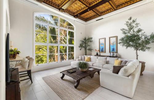 Bel Air Villa | Bel Air Luxury Villa 6 bedrooms entire house Los Angeles