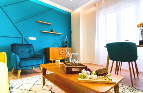 Kable Apartamento | Bel AMI 02 - Turquoise & OR - Moderne Chic - Centre Ville - Accès Jardin - Clim - Wifi - Parking - Localisation idéale