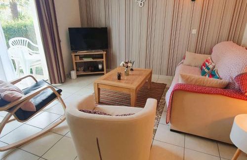 Fouesnant Apartamento | Bel appartement à 100 m de la plage à Fouesnant avec piscine chauffée, pour 4 personnes - FR-1-481-160