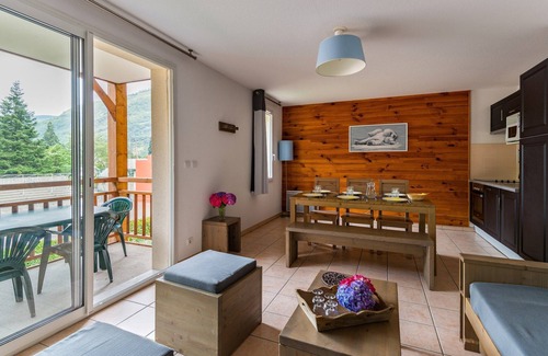 Saint-Mamet Condominio | Appartement spacieux et accueillant pour 6 | Accès fitness!