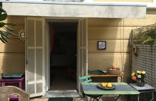 Beaulieu-sur-Mer Apartamento | Bel apt Avec Petite Cour et Balcon au 1er, Dans un Fascinant Batiment Liberty