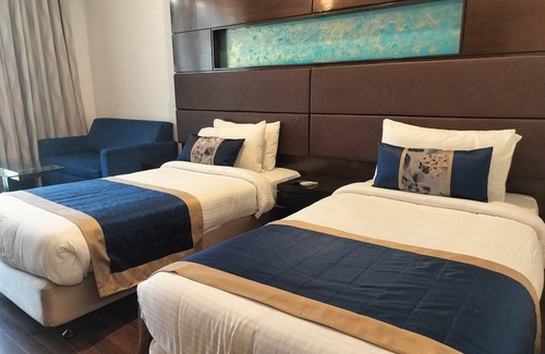 Sat Bari Complejo | Bel-La Monde Hotel Chhattarpur South Delhi