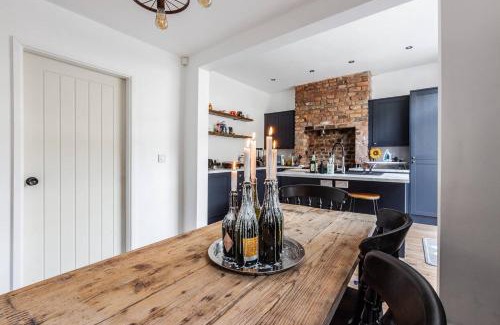 Liverpool Casa | Belgrave Rise 2 Mins To Train Patio Parking