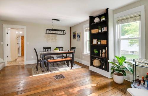 Chagrin Falls Casa | Bell Street by the Falls