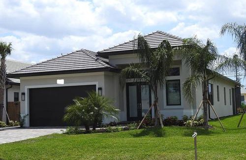 Naples Park Casa | Bella Casa at the Beach 4 bd Rms 2 En-Suites