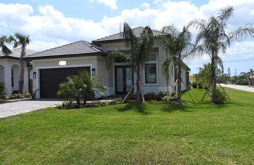 Naples Park Casa | Bella Casa at the Beach 4 bd Rms 2 En-Suites
