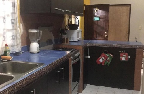 El Palmar Casa | Bella casa con piscina, con un terreno de 2000 m2, Todo el perímetro es cercado.