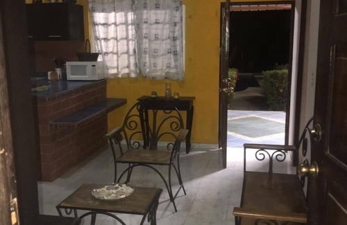El Palmar Casa | Bella casa con piscina, con un terreno de 2000 m2, Todo el perímetro es cercado.