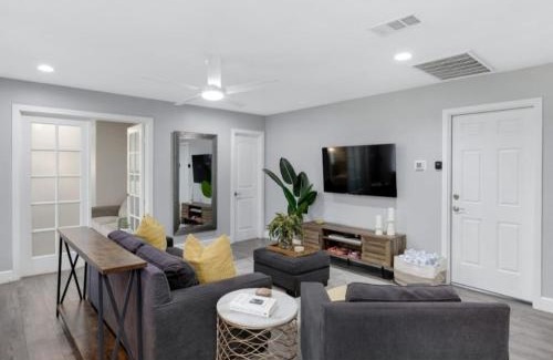 Grant Hill Casa | Bella Casa Pool Spa Min to Downtown Beaches