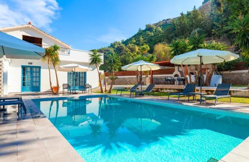 Ixia Villa | Bella Foresta Villa II