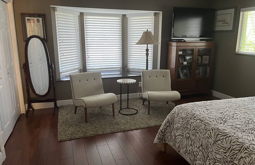 Stuart Cama Y Desayuno | Bella's B&B a Tropical Treasure HABITACIÓN # 2 sin tarifas Cama Queen, baño privado