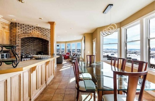 Silver Summit Casa | Bella Vista Sleeps 21 · Hot Tub · Mountain Views