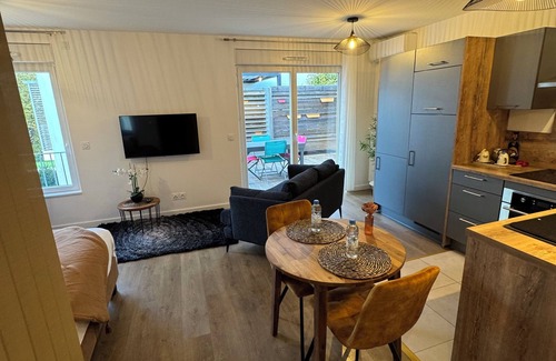 Aix-les-Bains Apartamento | Bella Vita Zen and its lakeside garage