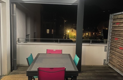 Aix-les-Bains Apartamento | Bella Vita Zen and its lakeside garage