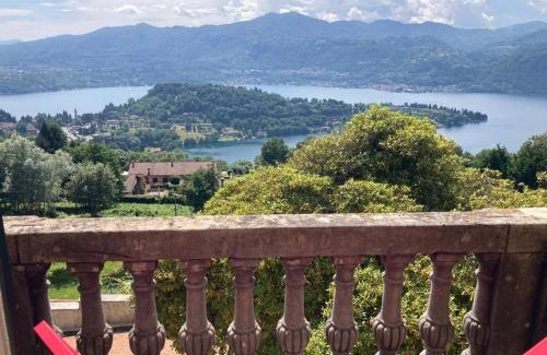Miasino Apartamento | Bellavista in palazzo storico e deliziosa vista lago!