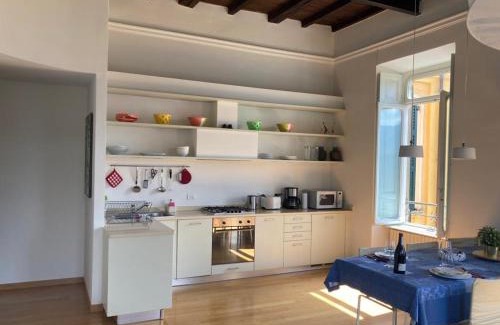 Miasino Apartamento | Bellavista in palazzo storico e deliziosa vista lago!