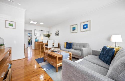 Glenelg Apartamento | Belle Escapes - Hidden Haven in Glenelg